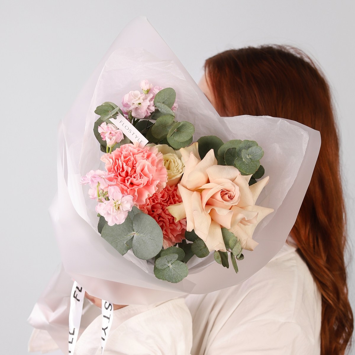 Недорогой букет с французской розой 